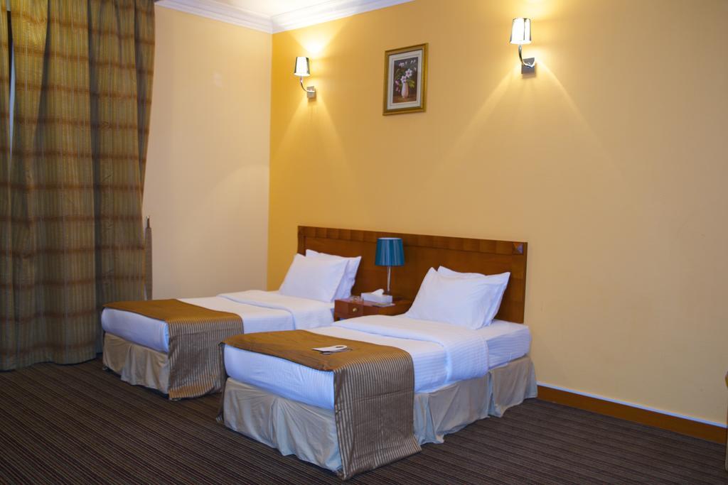 Al Massa Plus Hotel Al Ajn Exteriér fotografie